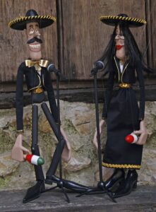 Mariachis marionettes